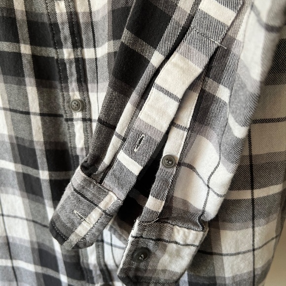 SALE ☘️ COTTON ON gray plaid long sleeve button down shirt - Picture 6 of 15